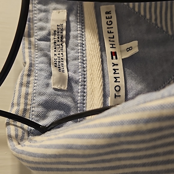 Classic Tommy Hilfiger shirt. Size 8 - Picture 2 of 6